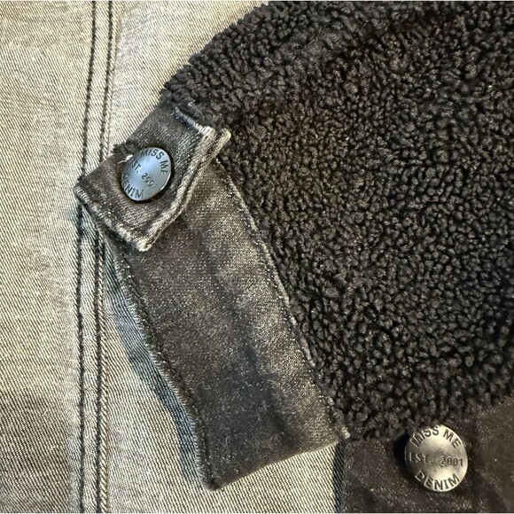 Miss Me Black Denim Jean Trucker Jacket Womens Sherpa Sleeves Size Small - Picture 7 of 11